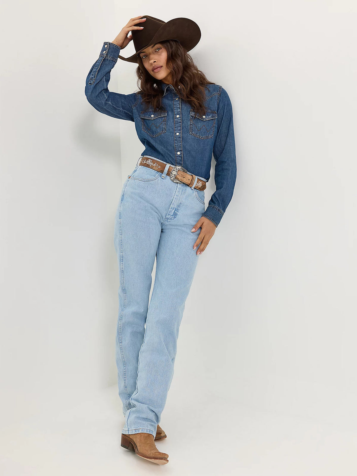 WRANGLER WOMEN'S LONG SLEEVE WESTERN SNAP DENIM SHIRT - DARK DENIM
