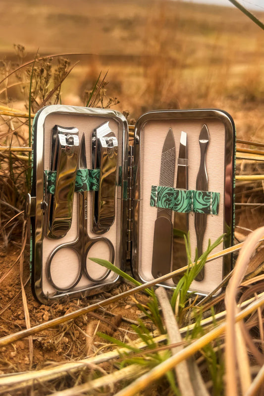 TOOLED IN TURQUOISE MANICURE SET