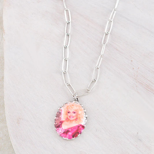 DOLLY PORTRAIT PENDANT NECKLACE - SILVER