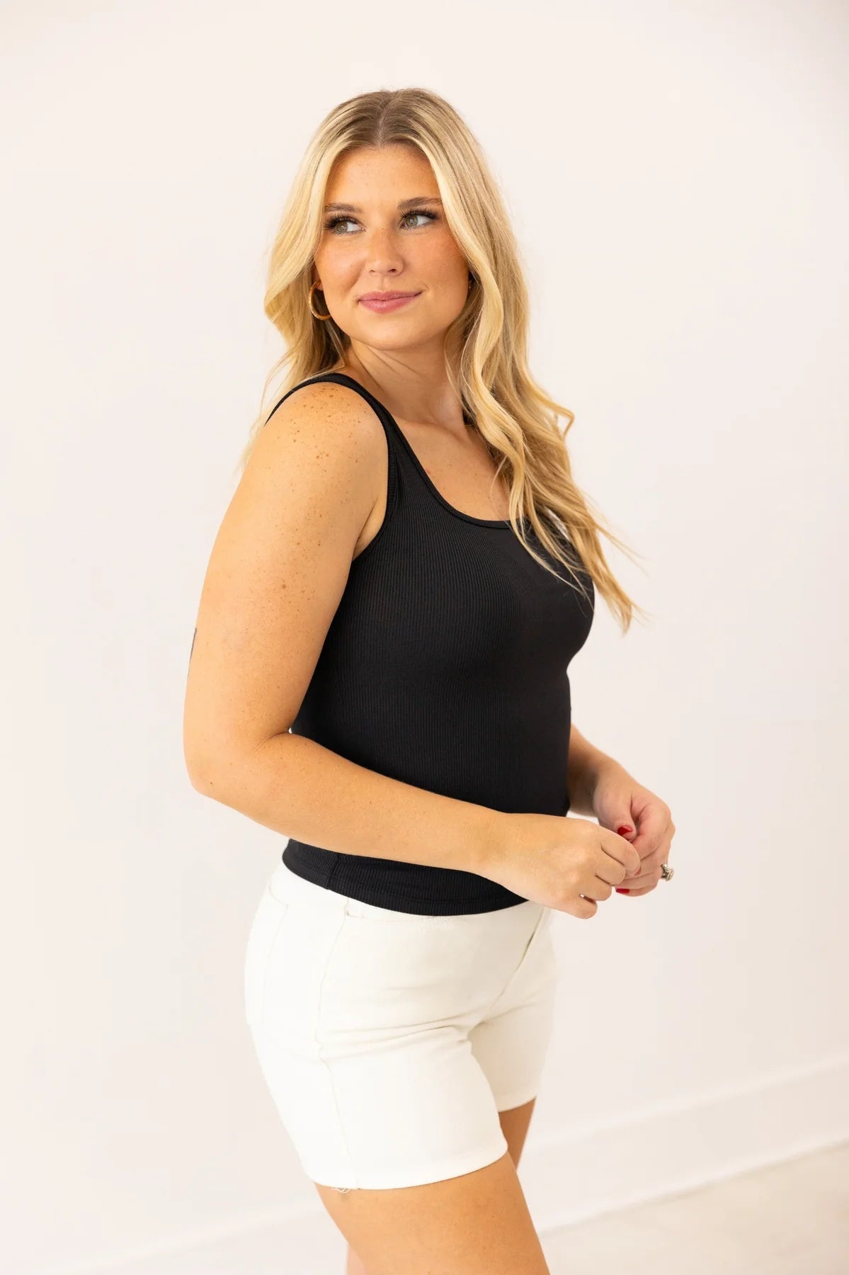 BELLA SQUARE BLACK NECK RIB KNIT TANK TOP