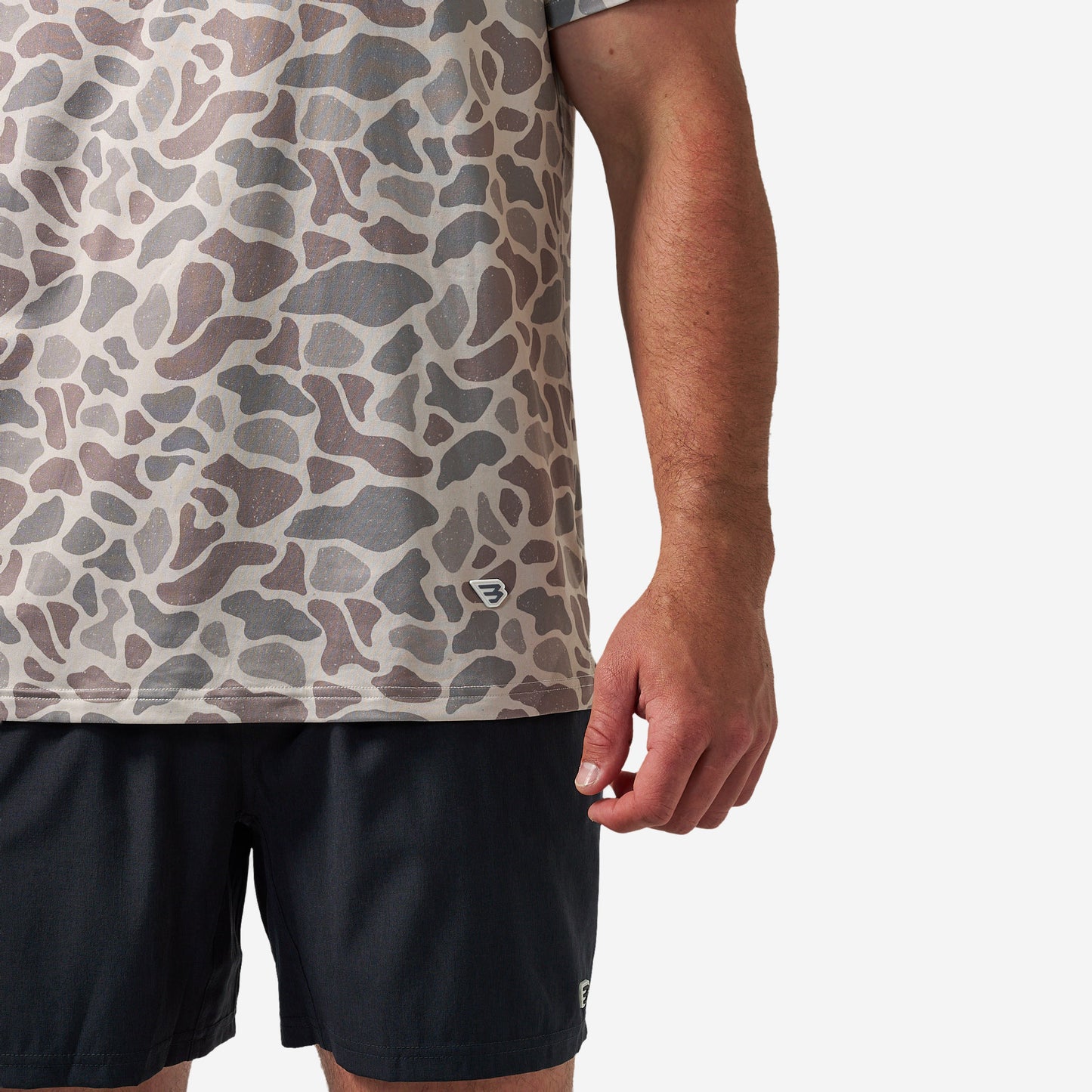 BURLEBO SHORT SLEEVE PERFORMANCE HOODIE - CLASSIC DEER CAMO