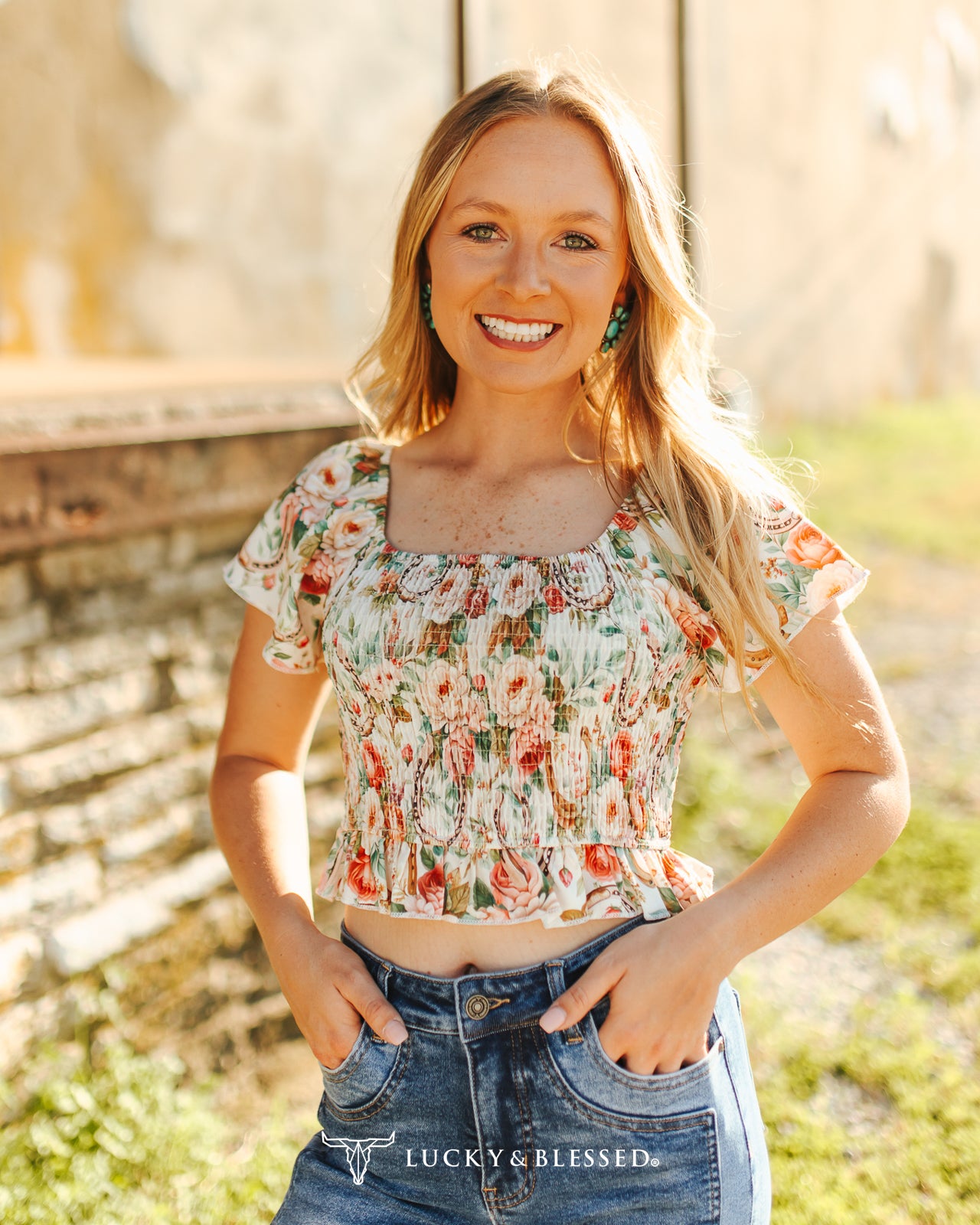 FLORAL PRINTED WESTERN RUDDLE SMOCKED TOP