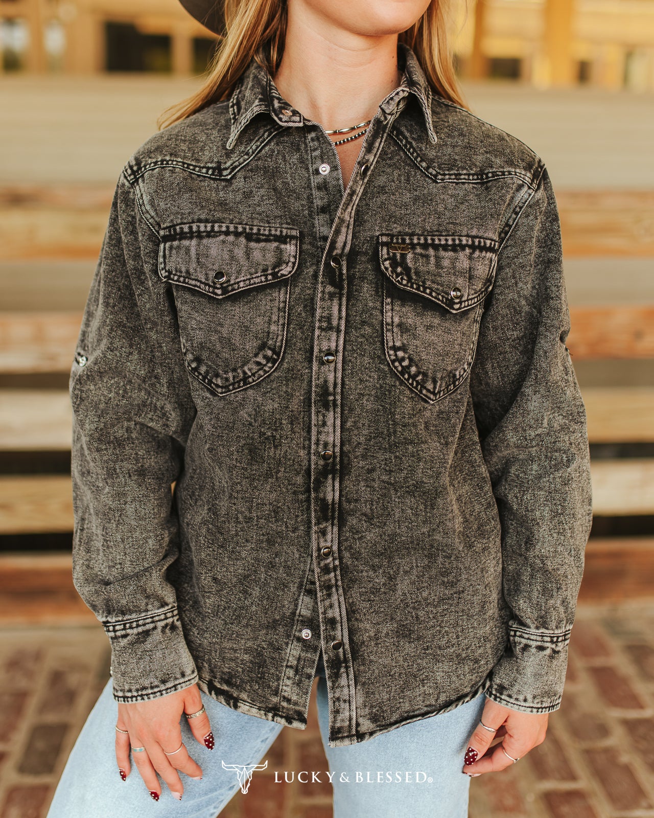 MINERAL WASH PEARL SNAP LONG SLEEVE SHIRT - BLACK DENIM