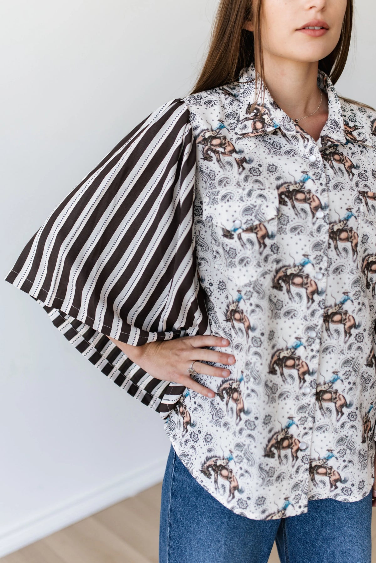 IVORY BUCKING HORSE PAISLEY