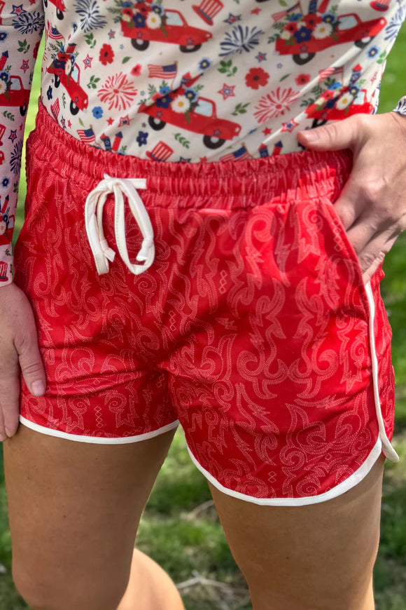 RAISED ROUND HERE SHORTS - RED