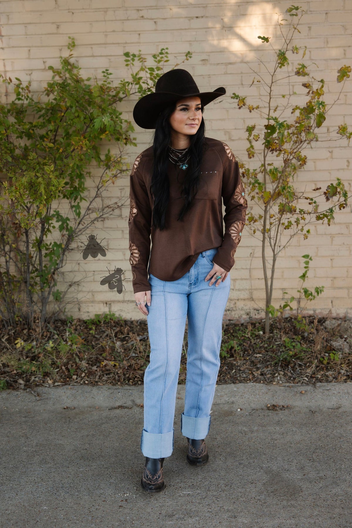 THE WAGON WHEEL LONG SLEEVE TOP - CHOCOLATE