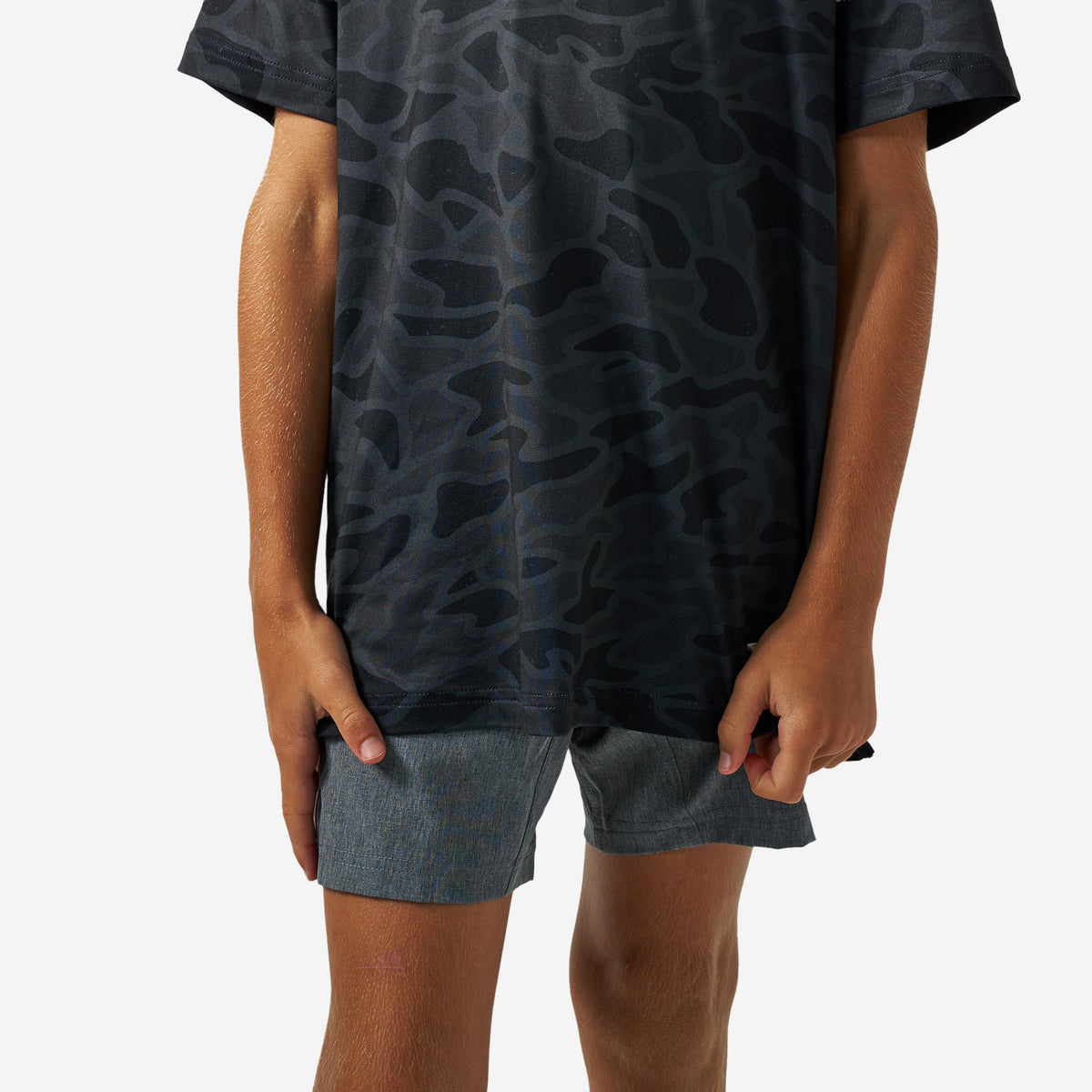 BURLEBO YOUTH SHORT SLEEVE PERFORMANCE HOODIE - BLACK CAMO