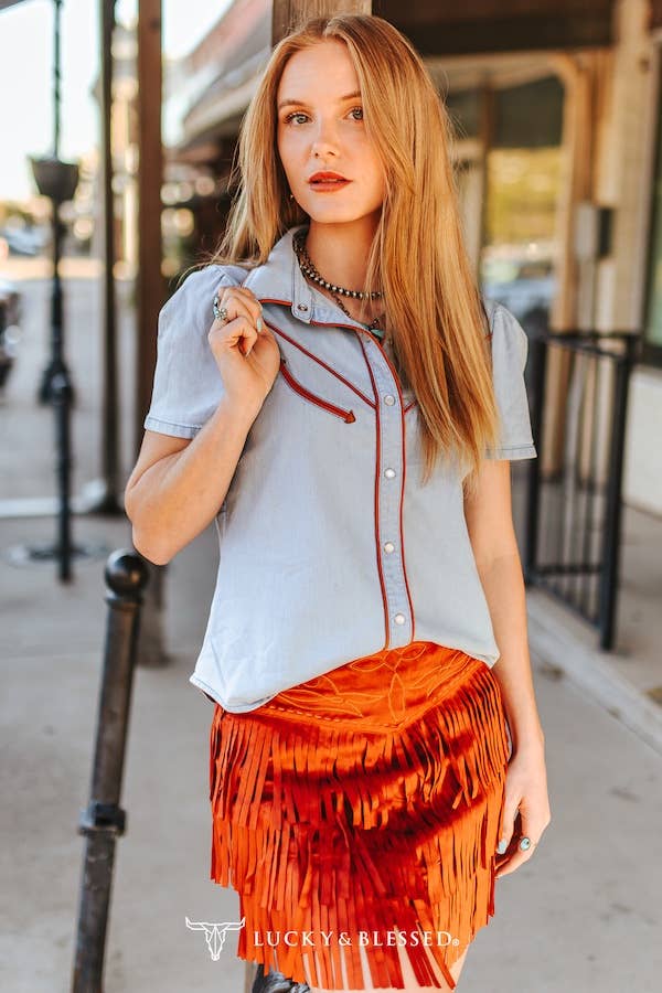 LIGHT WASH CAMEL CONTRAST ARROW PEARL SNAP PUFF SLEEVE TOP