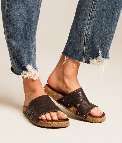 VERY G WOMEN'S JORDYN CHOCOLATE SANDAL