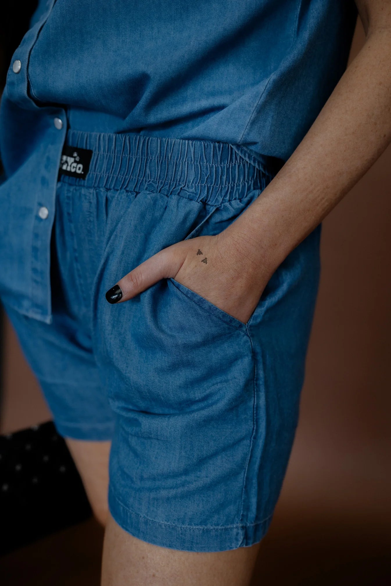 DENIM DALLY MEDIUM WASH SHORTS