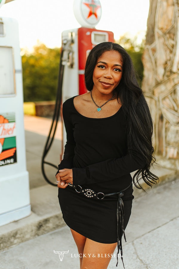 BLACK SQUARE NECKLINE LONG SLEEVE DRESS