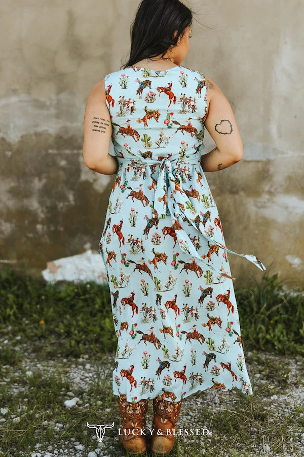 LIGHT BLUE WESTERN PRINTED PEARL SNAP BUTTON DOWN SLEEVELESS FRON TIE DRESS