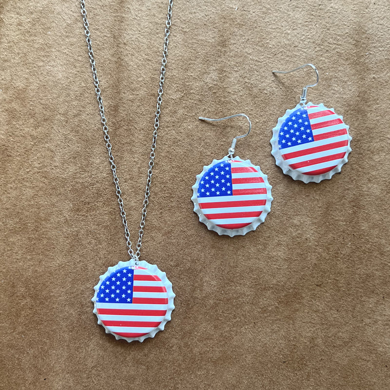 USA FLAG BEER BOTTLE CAP NECKLACE SET