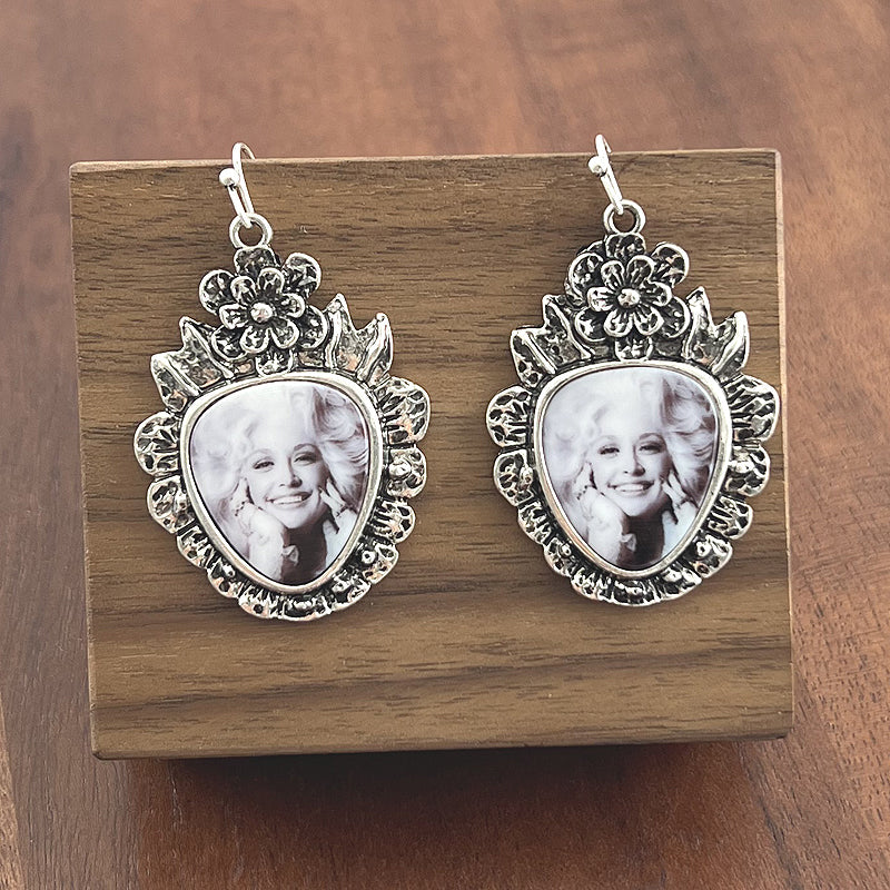 WESTERN DOLLY PORTRAIT HEART EARRINGS