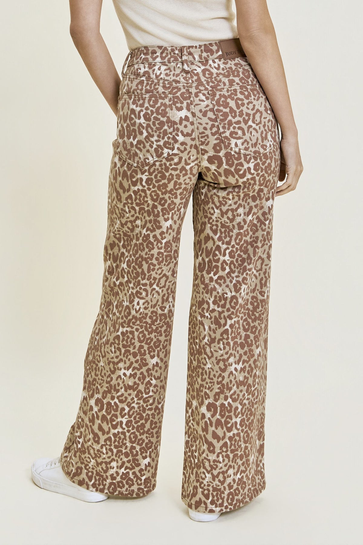JUDY BLUE HIGH WAIST LUX RETRO WIDE WINTER LEOPARD JEANS