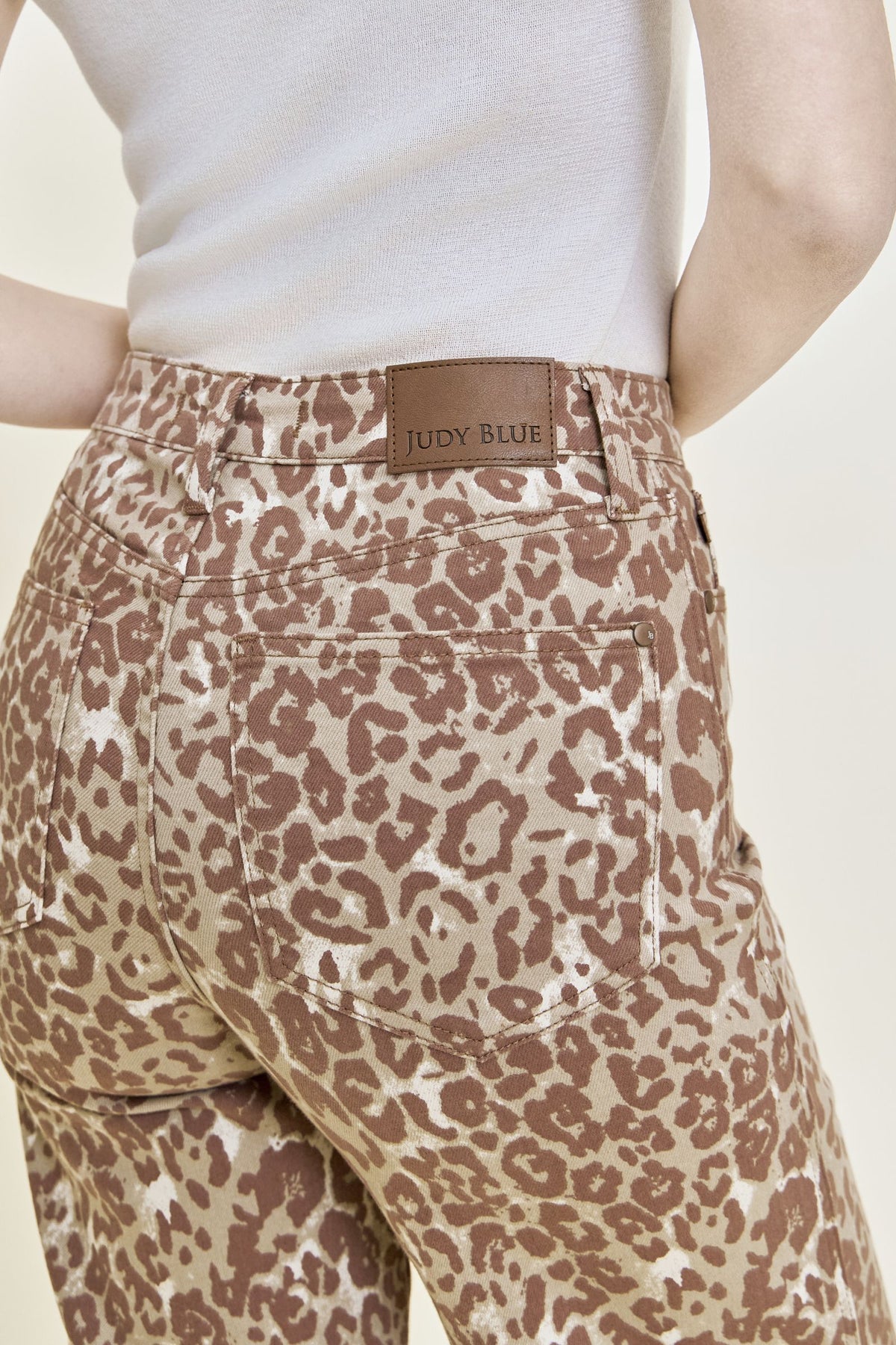 JUDY BLUE HIGH WAIST LUX RETRO WIDE WINTER LEOPARD JEANS