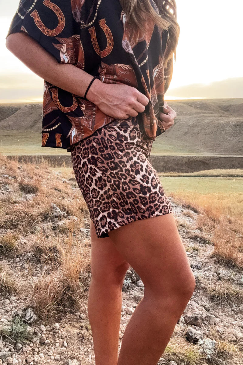 KITTY ON THE PROWL SHORTS