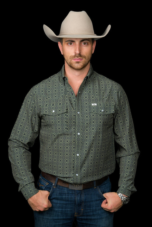 FERRELL MEN'S THE LAWSON LONG SLEEVE PEARL SNAP SHIRT IN GREEN