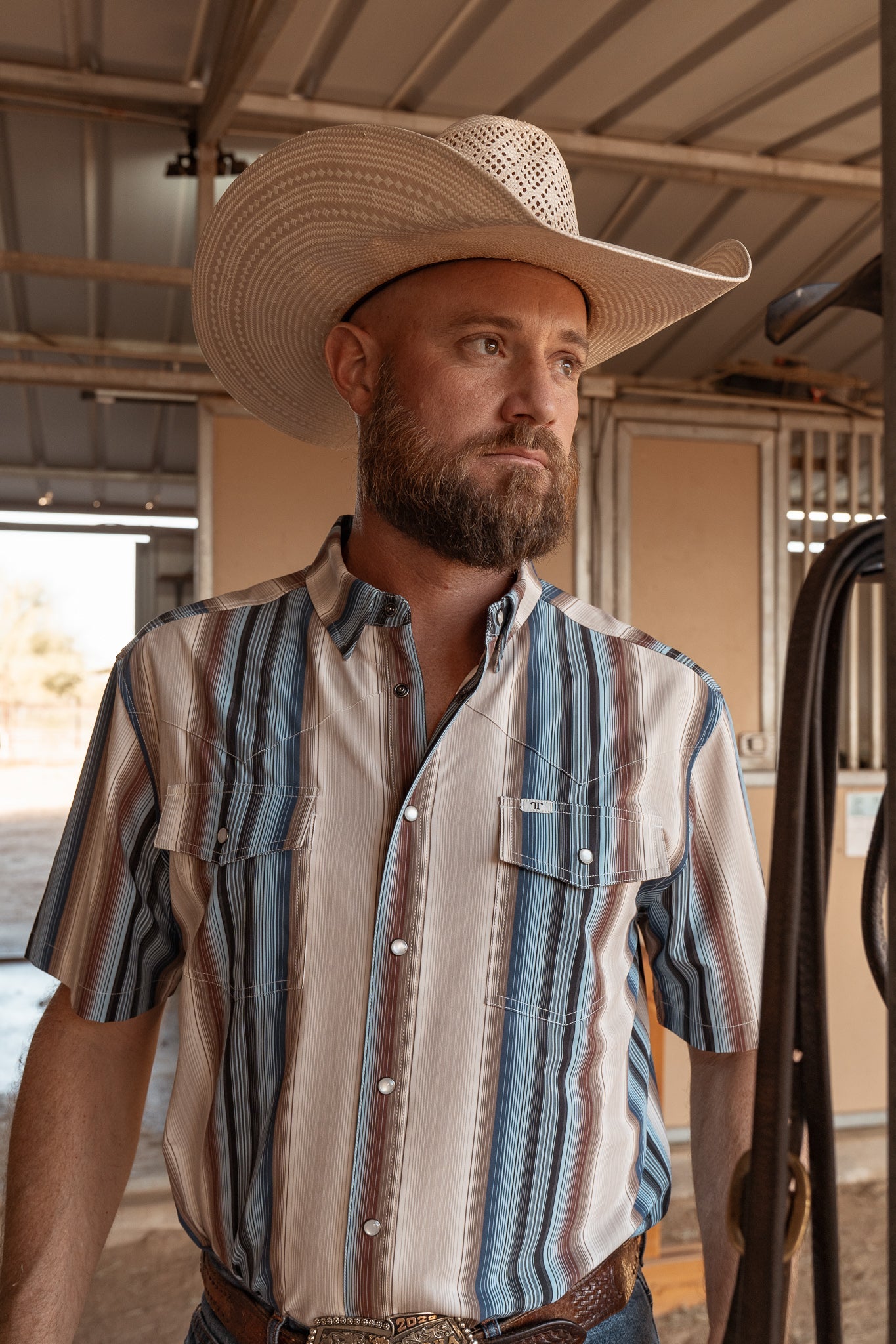 FERRELL MEN'S THE HARRISON IN CREAM- SHORT SLEEVE SNAP