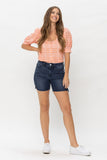 JUDY BLUE MID RISE MID LENGTH CUT OFF DARK JEAN SHORTS