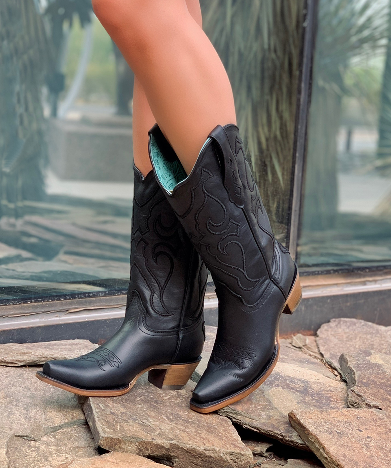 Womens black snip hotsell toe cowboy boots