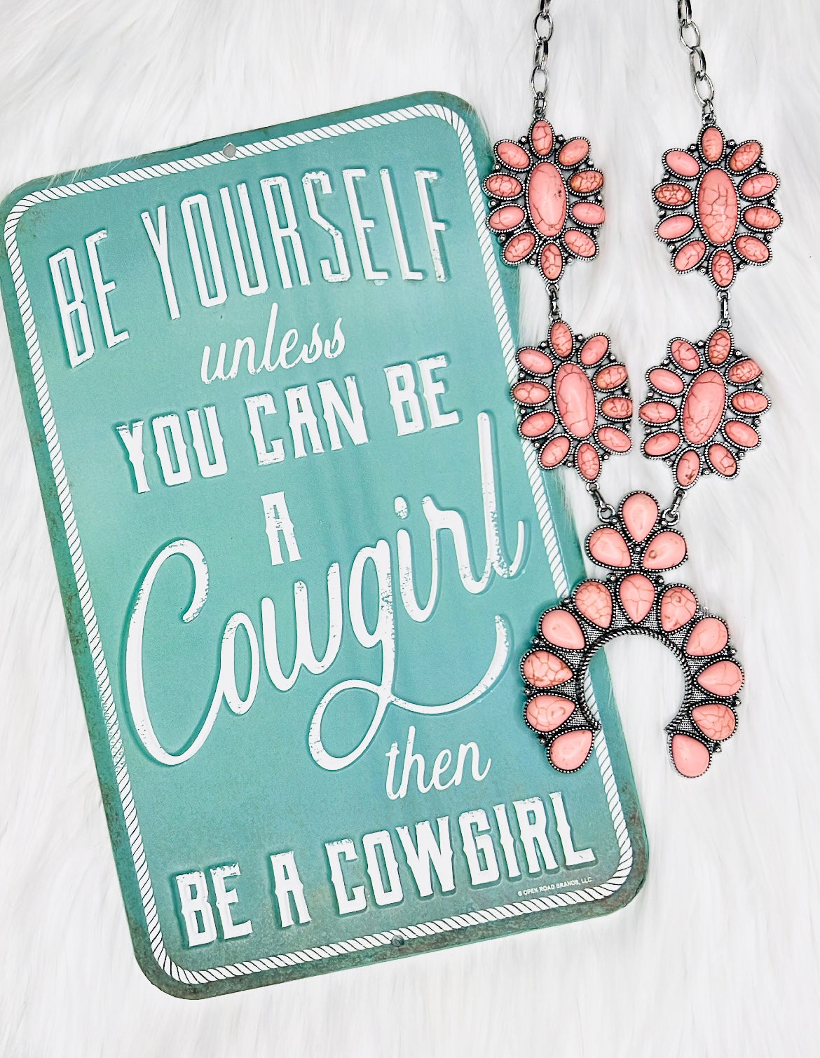 SHE'S GONE COUNTRY NECKLACE - PEACH